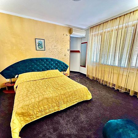 Family Hotel The Golden Fish Sozopol Bagian luar foto