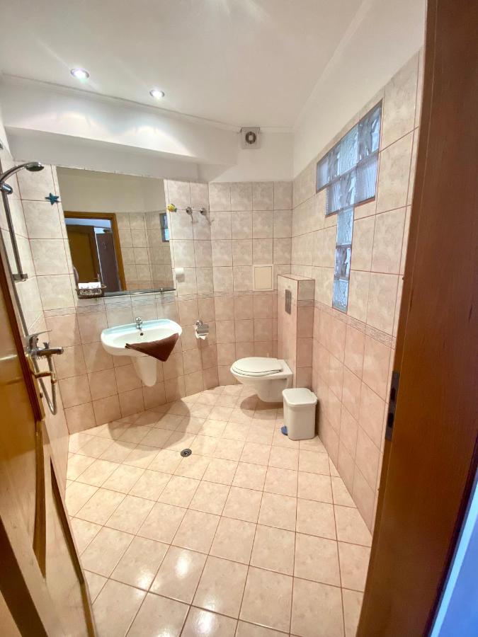 Family Hotel The Golden Fish Sozopol Bagian luar foto