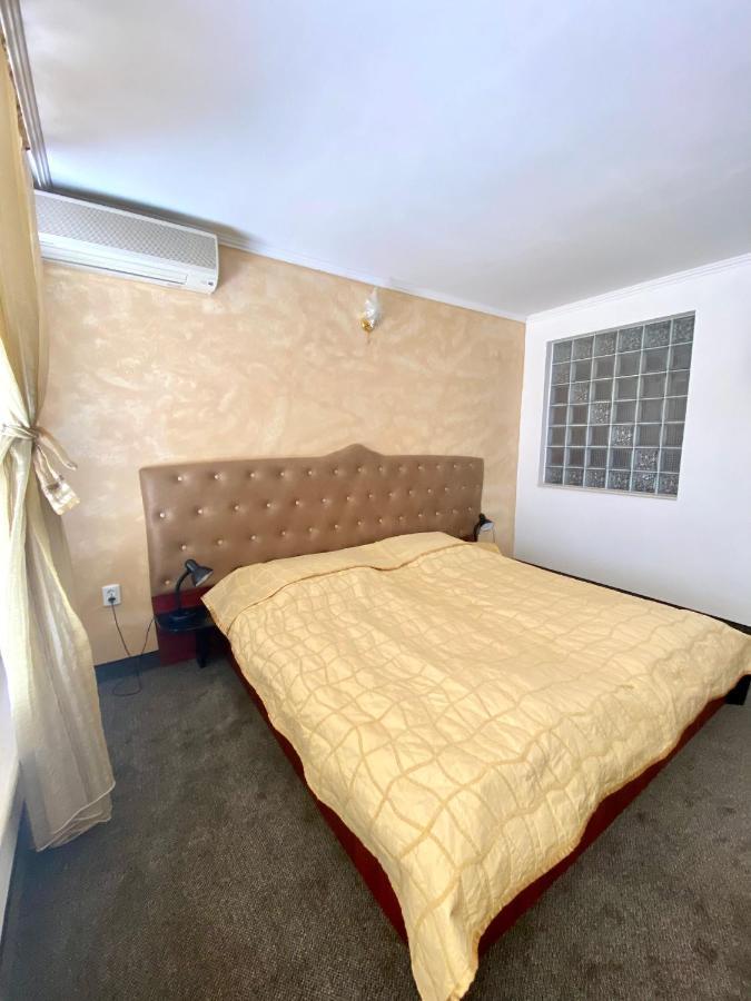 Family Hotel The Golden Fish Sozopol Bagian luar foto