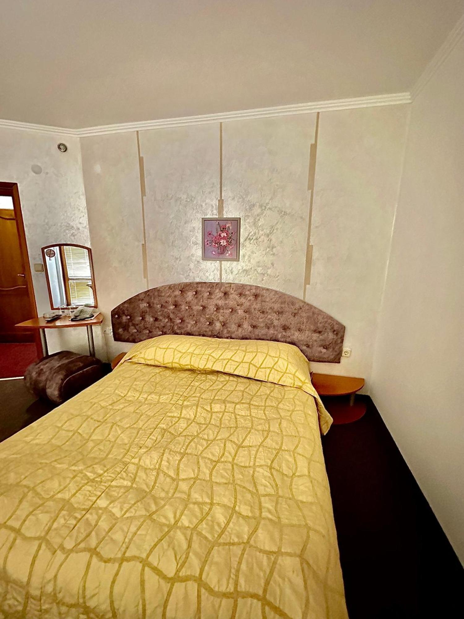 Family Hotel The Golden Fish Sozopol Bagian luar foto