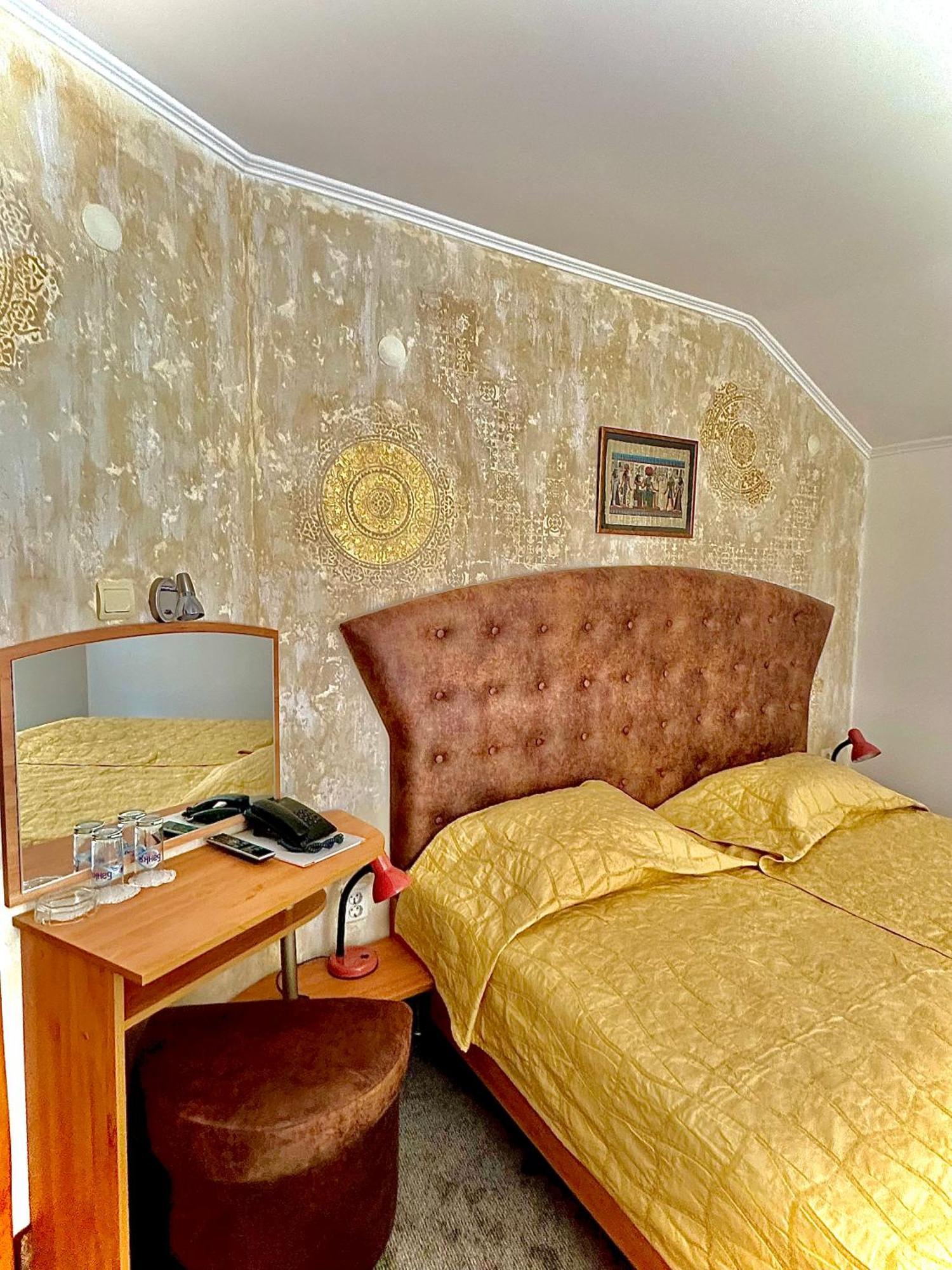 Family Hotel The Golden Fish Sozopol Bagian luar foto