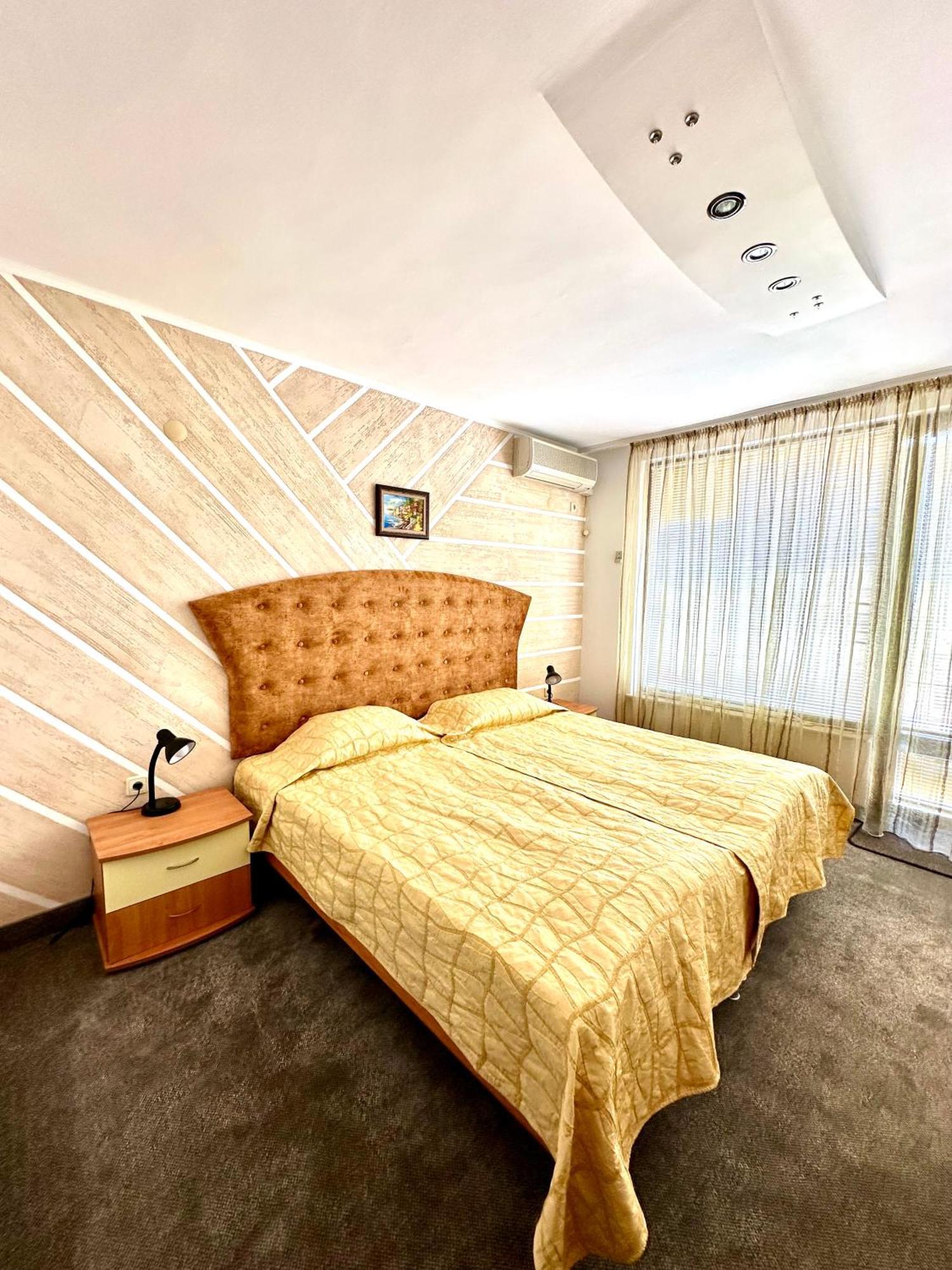 Family Hotel The Golden Fish Sozopol Bagian luar foto